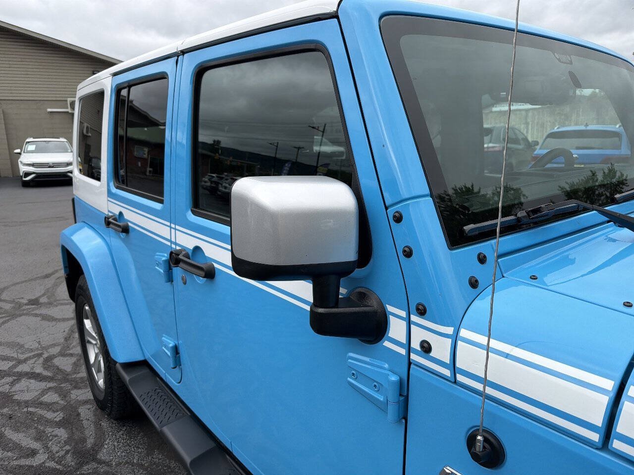 Used 2017 Jeep Wrangler Unlimited Sahara w/ Quick Order Package 24E Chief AWD/4WD image 17