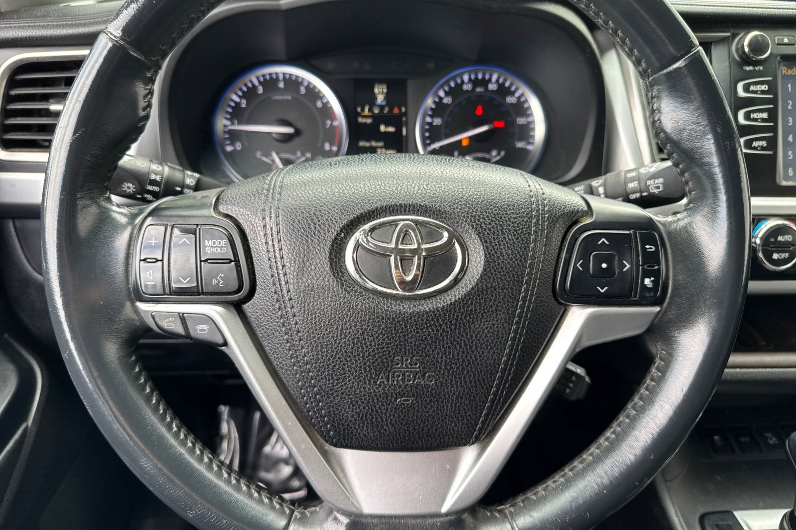 Used 2016 Toyota Highlander XLE AWD/4WD image 16