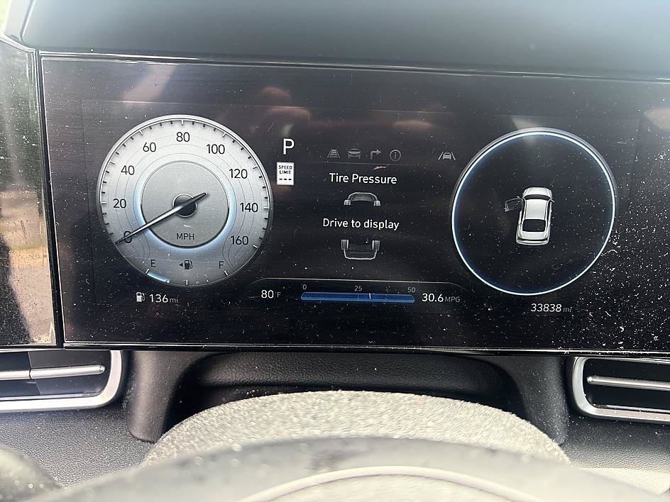 Used 2024 Hyundai Elantra SEL FWD image 18