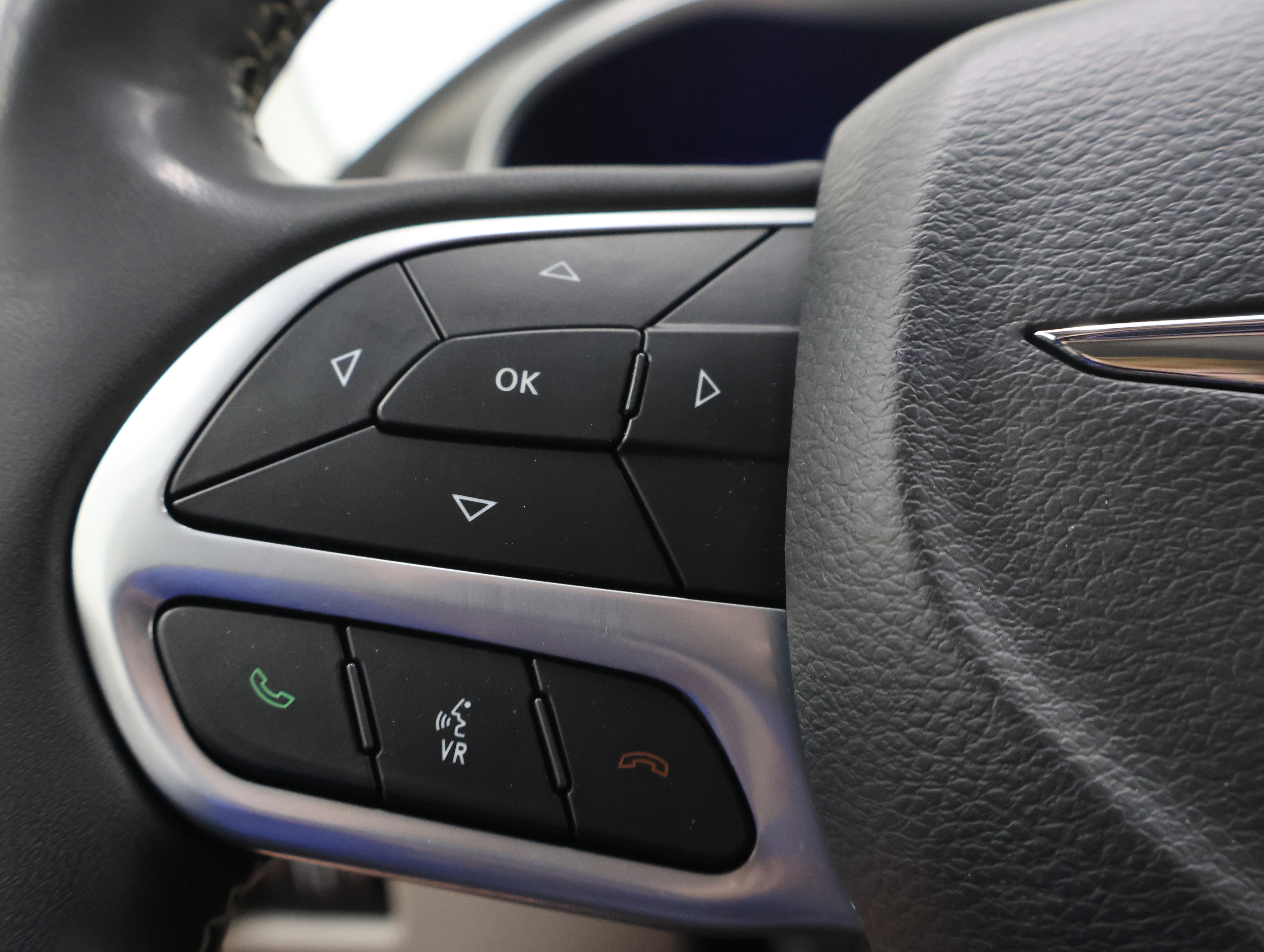 Used 2023 Chrysler Pacifica Touring-L AWD/4WD image 16