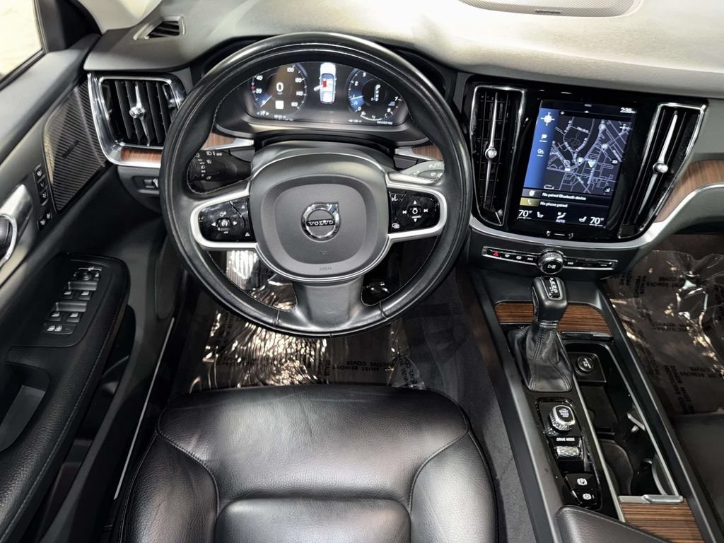 Used 2020 Volvo V60 T5 Momentum FWD image 4