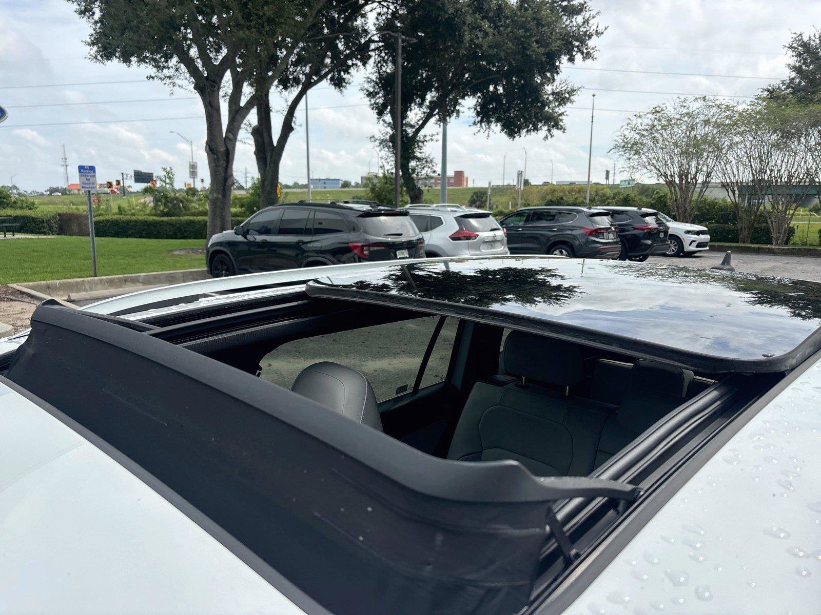 Used 2020 Volkswagen Tiguan SEL Premium R-Line w/ 3rd Row Seat Package AWD/4WD image 13