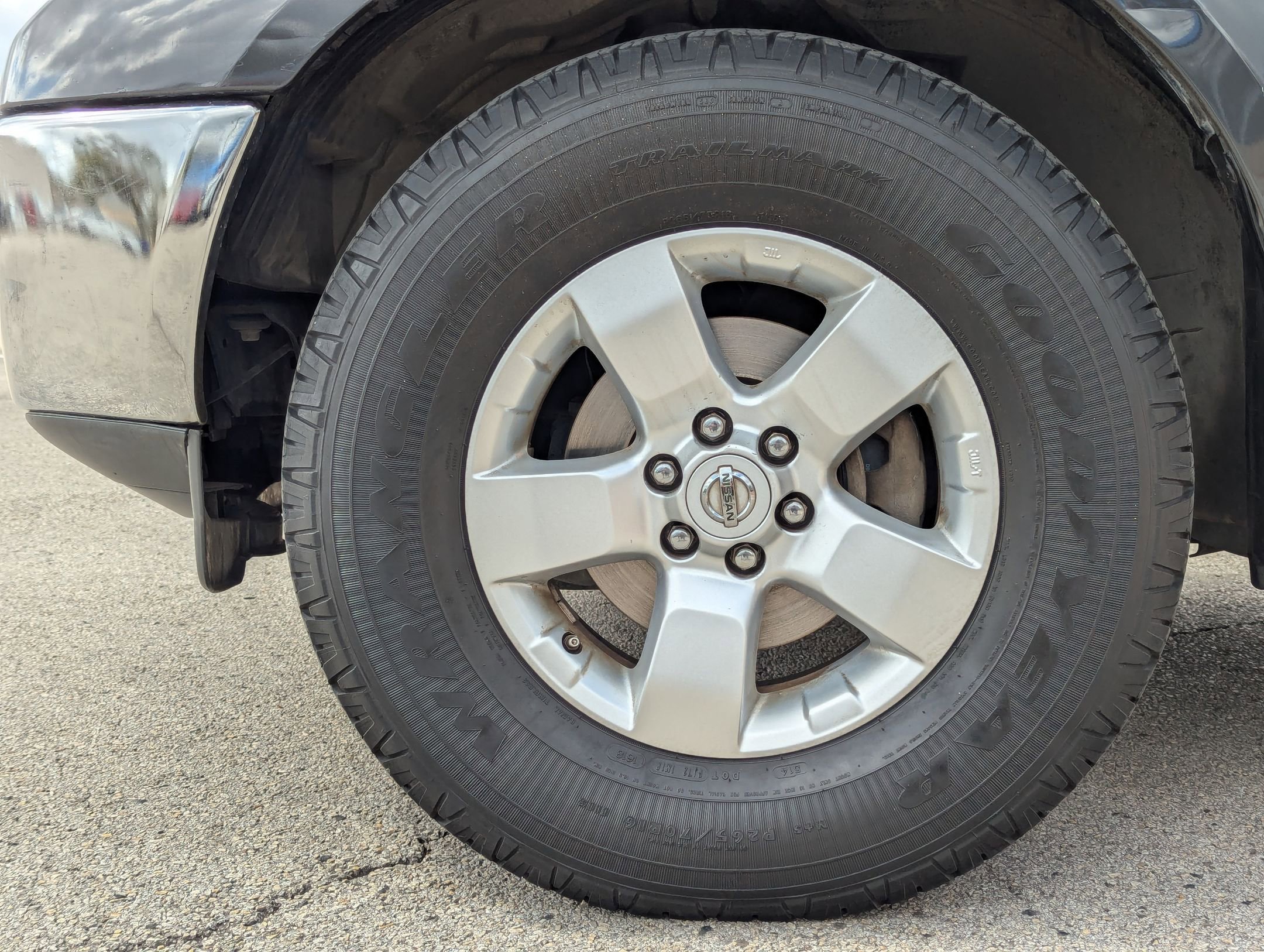 Used 2010 Nissan Frontier SE image 30