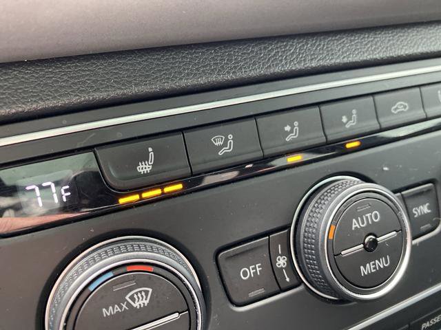 Used 2020 Volkswagen Atlas Cross Sport SE w/ Panoramic Sunroof Package image 12