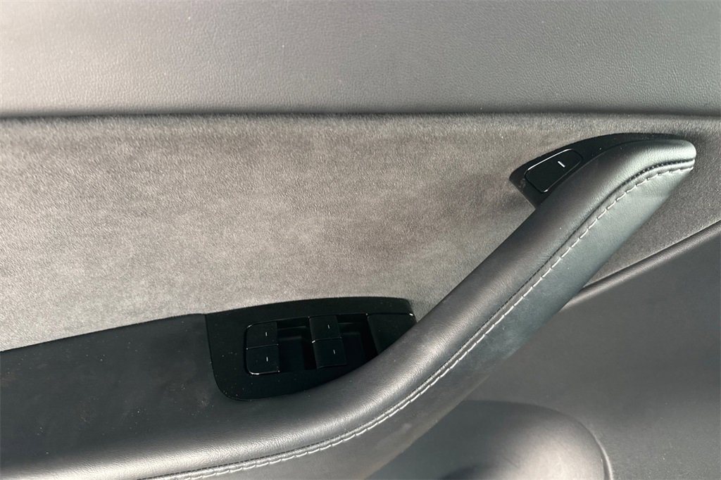 Used 2020 Tesla Model Y Performance image 11