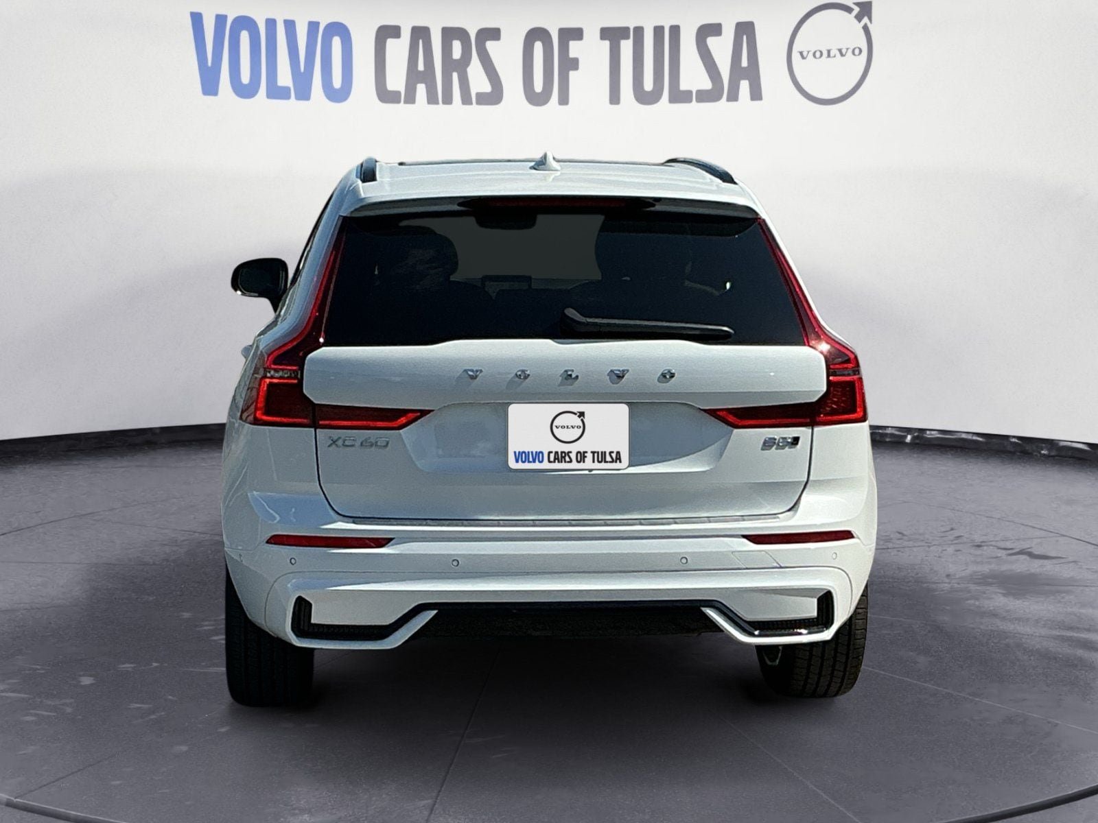 New 2026 Volvo XC60 B5 Plus w/ Protection Package Premier AWD/4WD image 4