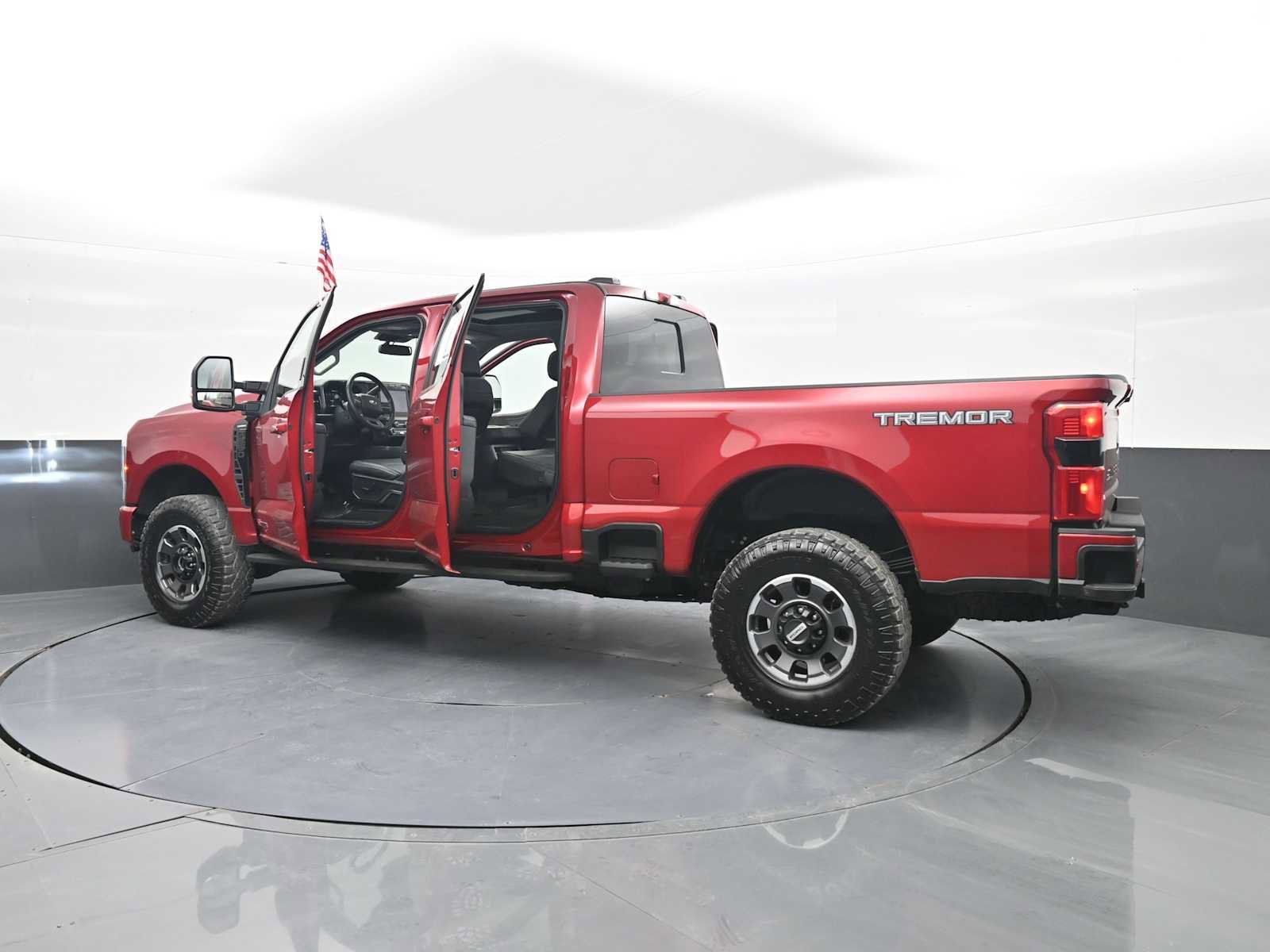 Used 2024 Ford F250 Lariat w/ Tremor Off-Road Package image 29