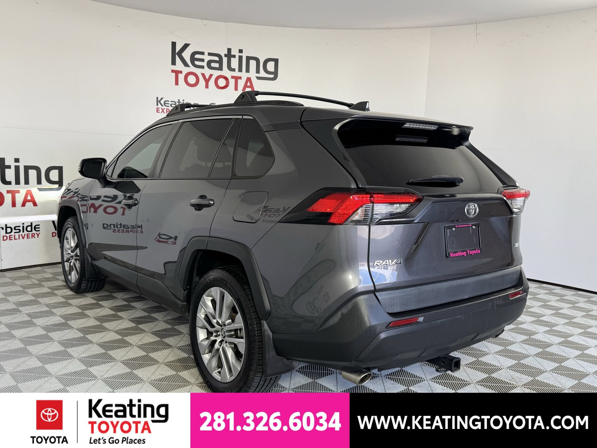 Used 2022 Toyota RAV4 XLE Premium FWD image 7