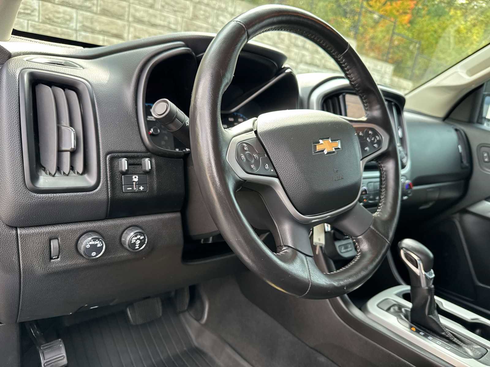 Used 2022 Chevrolet Colorado ZR2 image 16