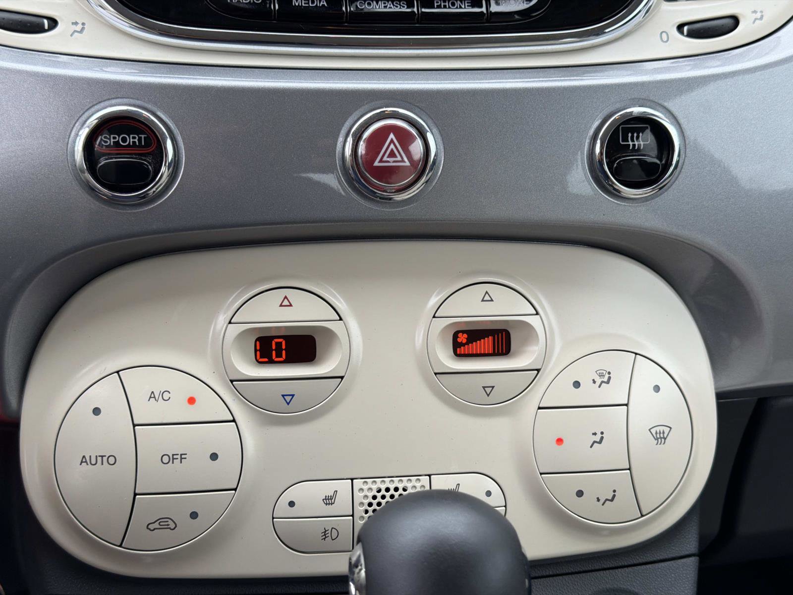 Used 2018 FIAT 500 Lounge FWD image 22