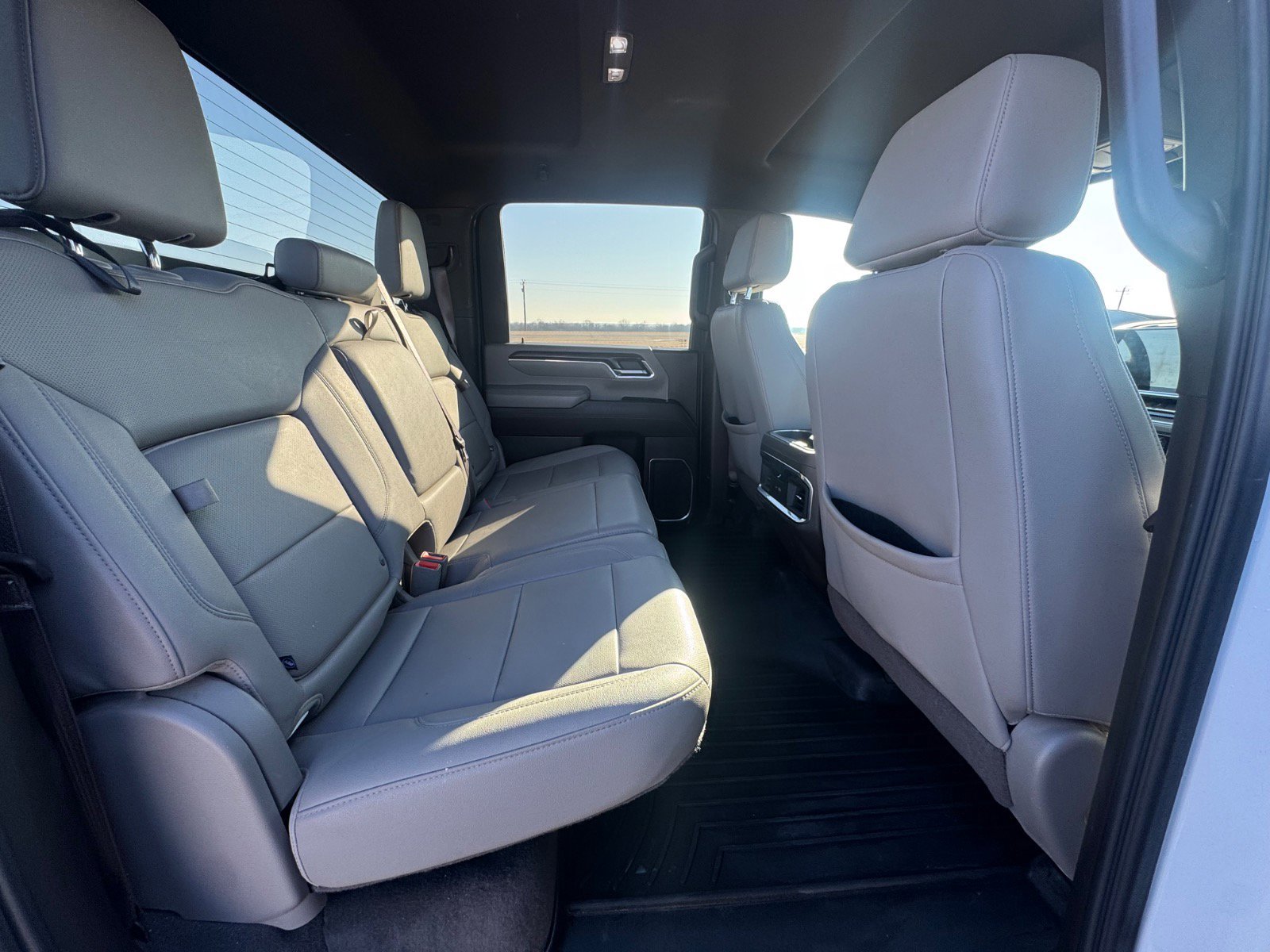 Used 2024 GMC Sierra 3500 SLT w/ SLT Convenience Package image 16