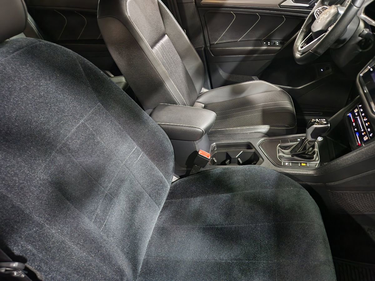 Used 2024 Volkswagen Tiguan SE R-Line image 30