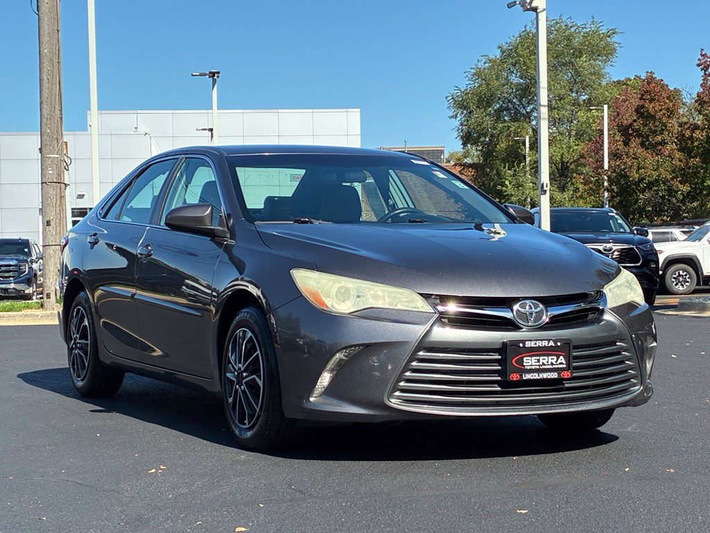 Used 2015 Toyota Camry LE FWD image 3