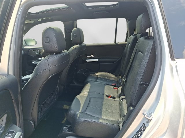 Used 2021 Mercedes-Benz GLB 250 4MATIC image 12