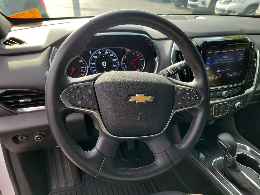 Used 2023 Chevrolet Traverse Premier FWD image 28