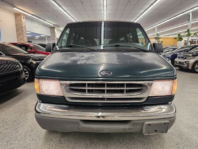 Used 2000 Ford E-150 and Econoline 150 Wagon image 2