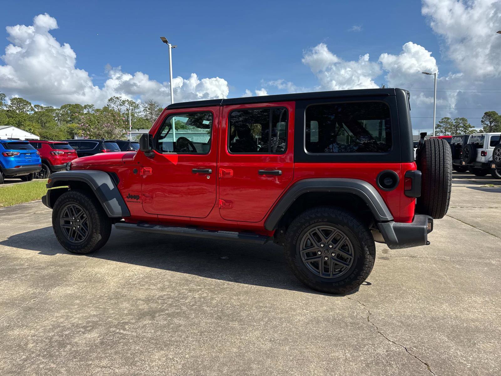 Used 2024 Jeep Wrangler Unlimited Sport AWD/4WD image 5