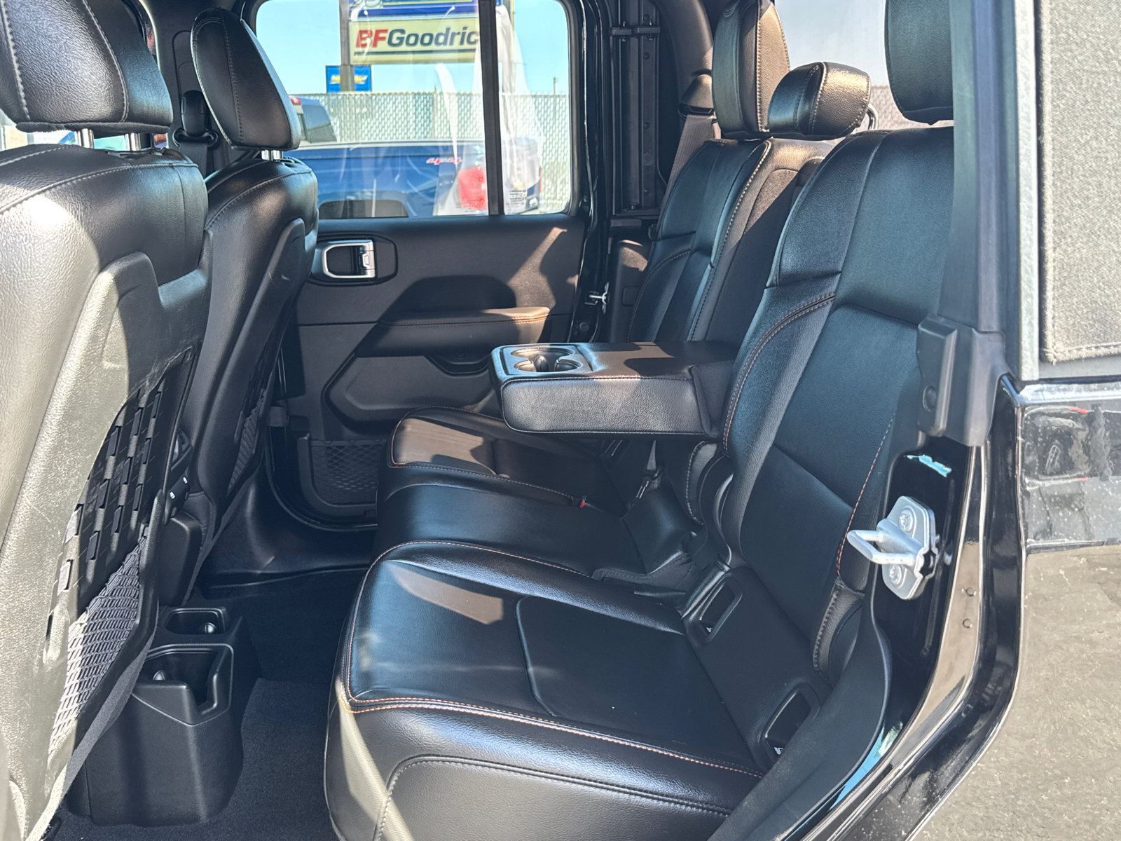 Used 2022 Jeep Gladiator Mojave w/ Cold Weather Group AWD/4WD image 6