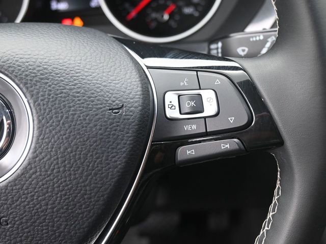 Used 2021 Volkswagen Tiguan SE w/ Panoramic Sunroof Package FWD image 28