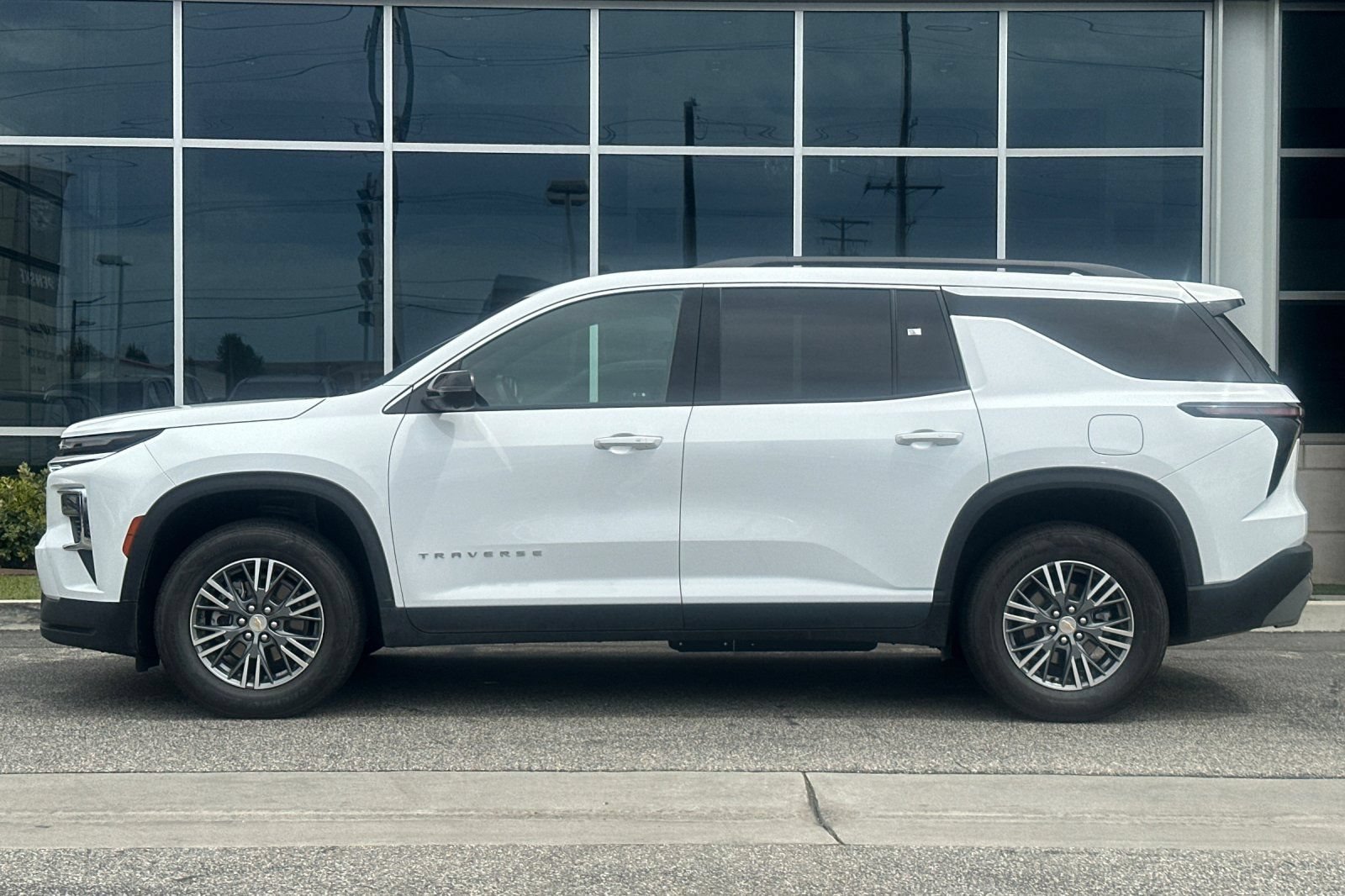 Certified 2024 Chevrolet Traverse LT FWD image 7
