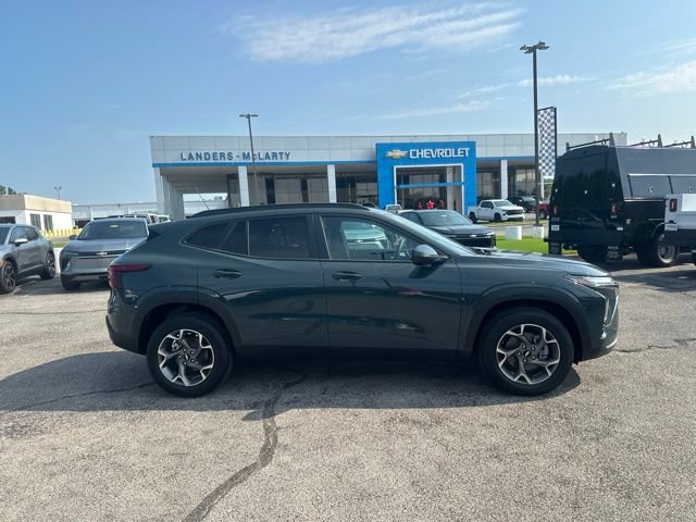 New 2026 Chevrolet Trax LT FWD image 2