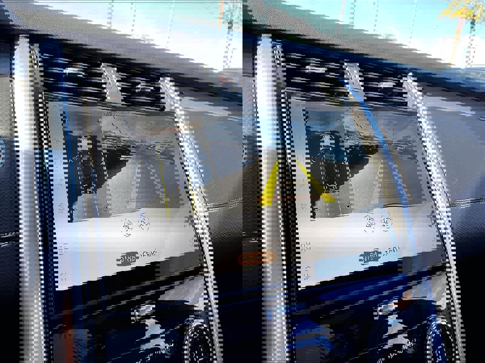 Used 2025 Land Rover Discovery Dynamic SE image 21