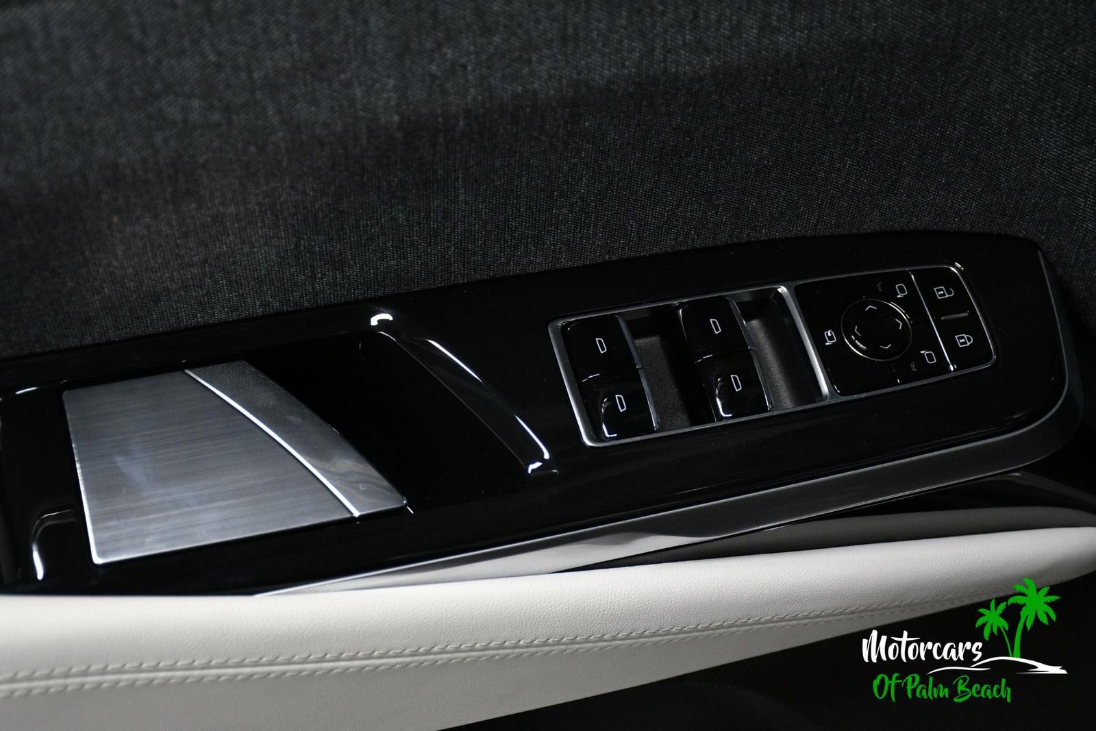 Used 2026 Cadillac Escalade V w/ LPO, ONYX Package image 16