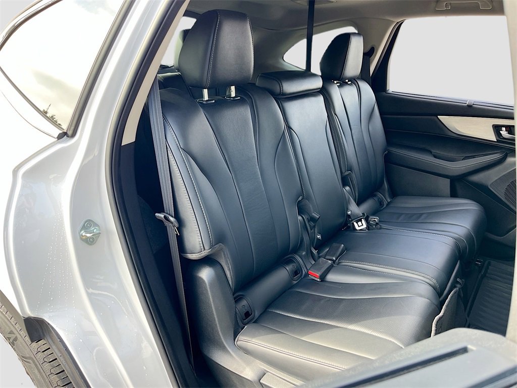 Used 2023 Acura MDX SH-AWD w/ Technology Package image 29