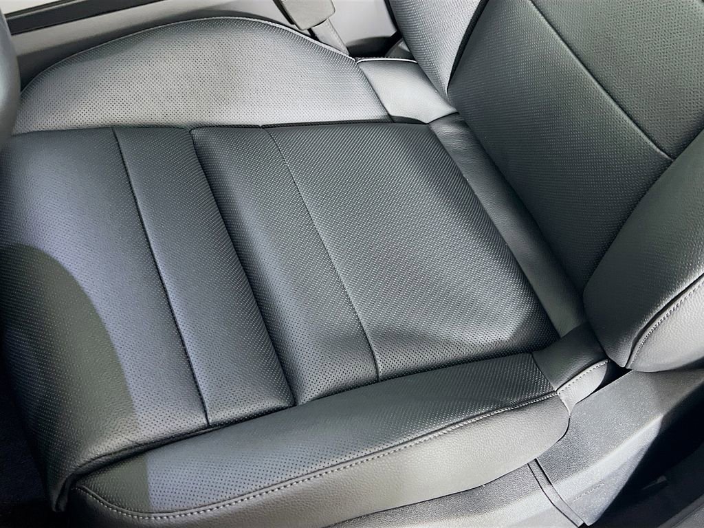 New 2026 Porsche Cayenne image 22