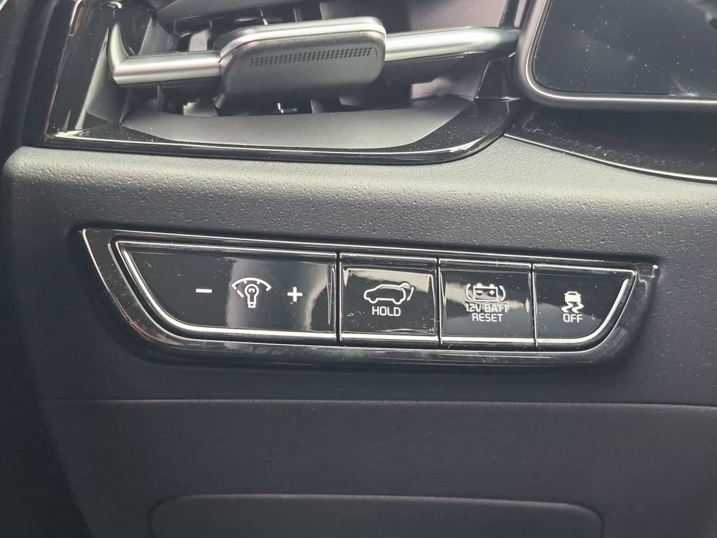 New 2026 Kia Niro FWD image 18