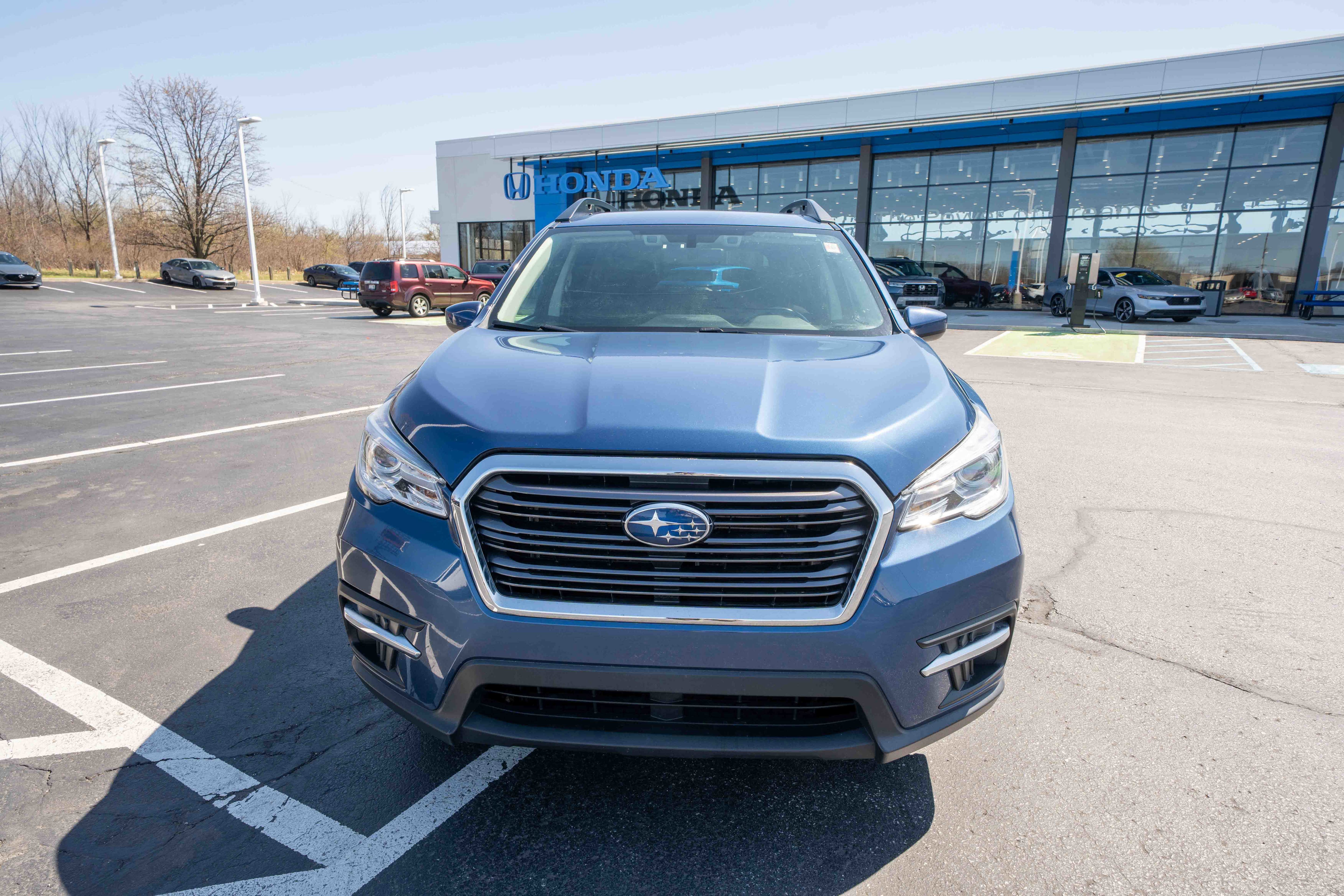 Used 2021 Subaru Ascent Premium w/ Convenience Package image 2