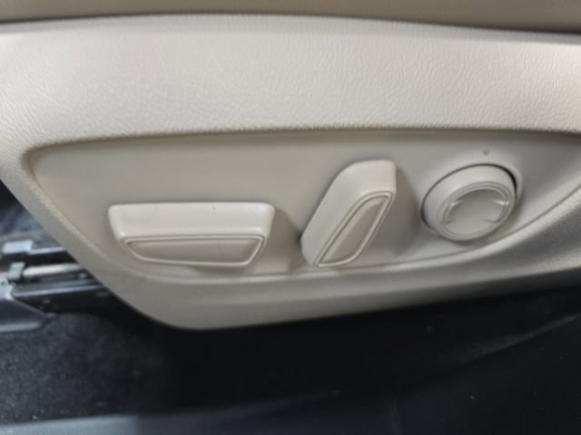 Used 2023 Toyota Highlander XLE image 30