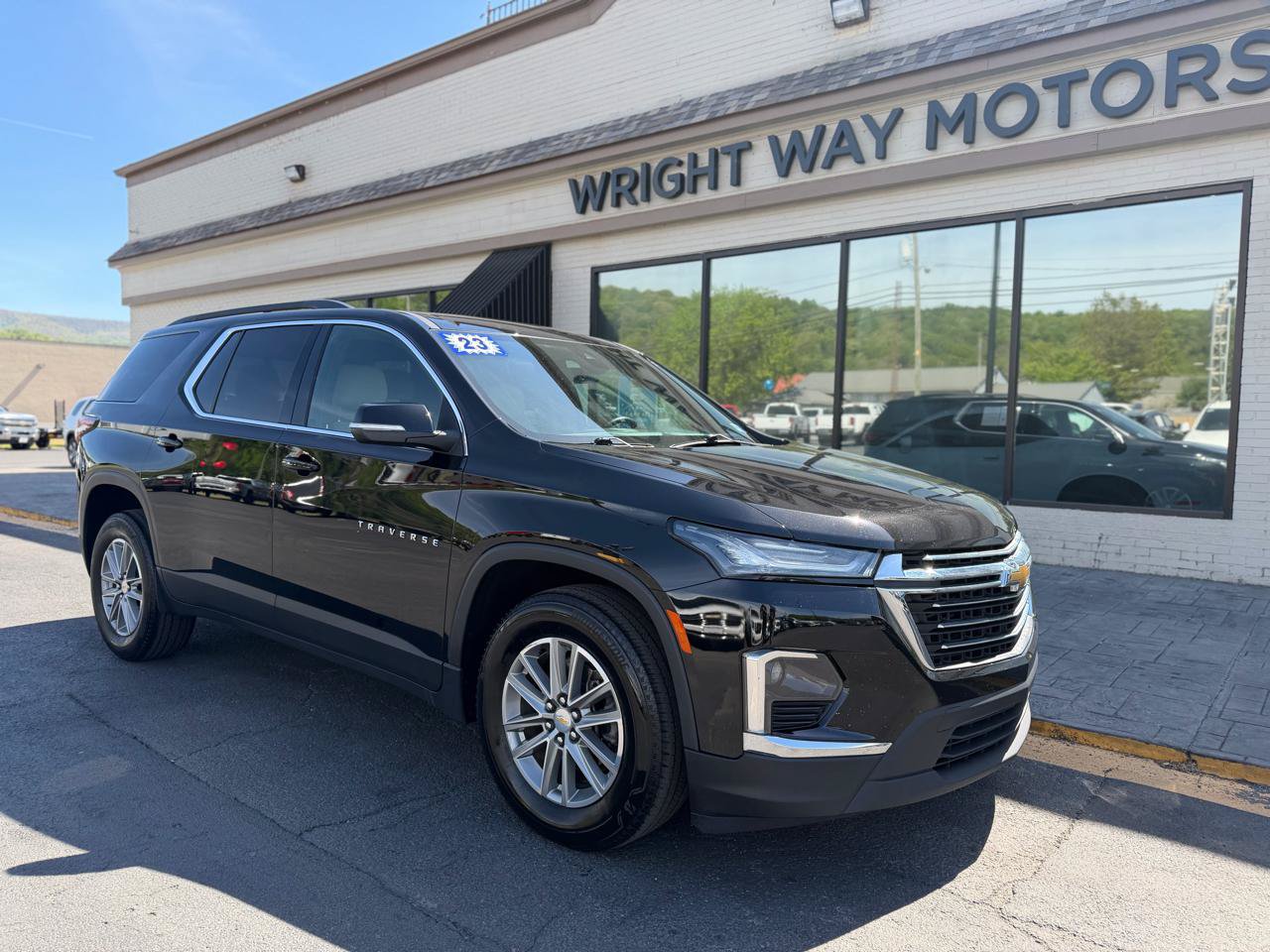 Used 2023 Chevrolet Traverse LT w/ LPO, Floor Liner Package