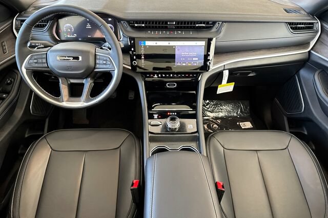 New 2026 Jeep Grand Cherokee Limited w/ Limited Altitude Package AWD/4WD image 10