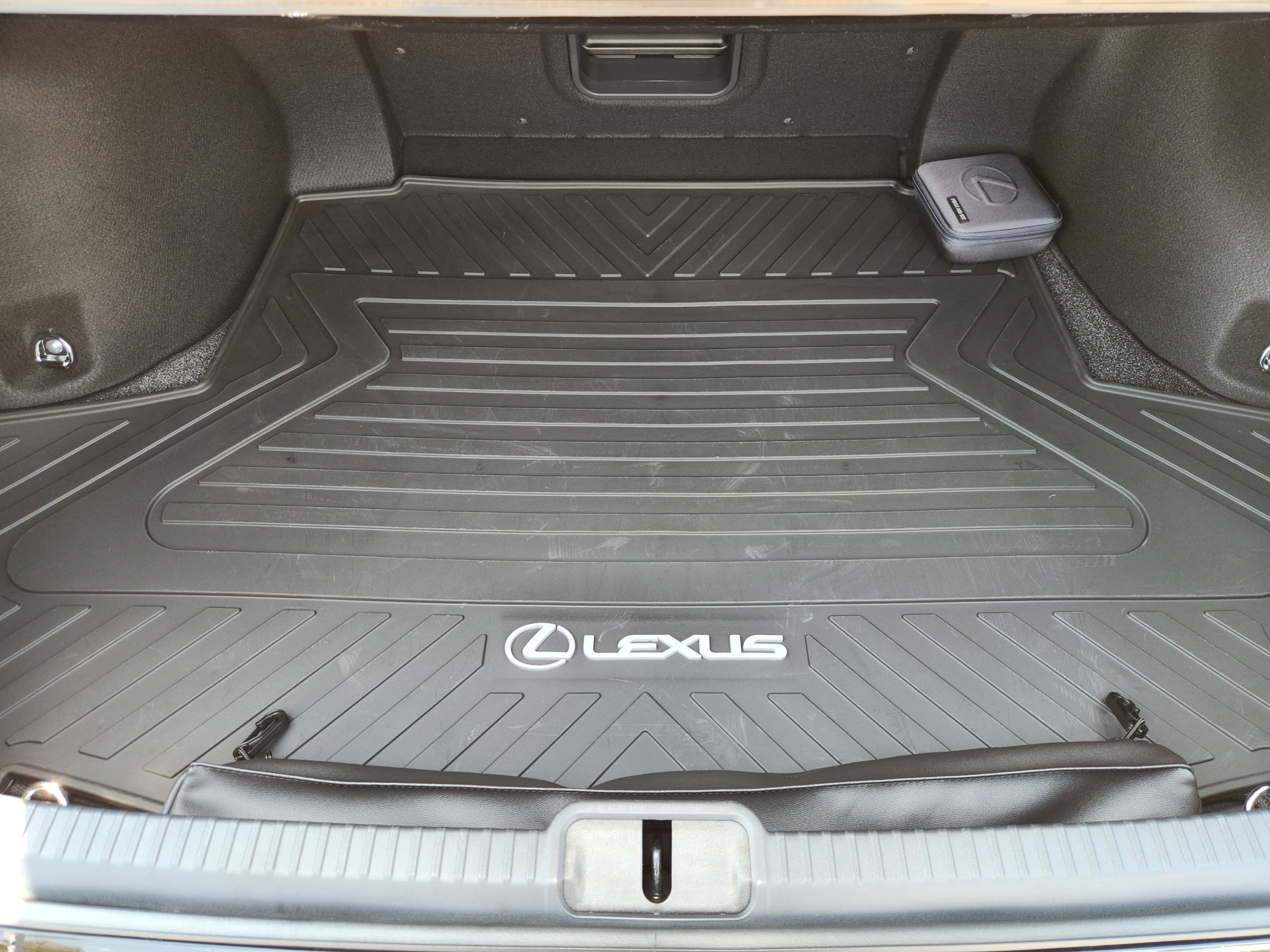 Used 2024 Lexus ES 350 Ultra Luxury w/ Accessory Package (Z2) FWD image 28