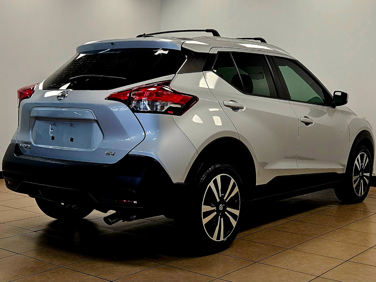 Used 2018 Nissan Kicks SV w/ Exterior Package image 4