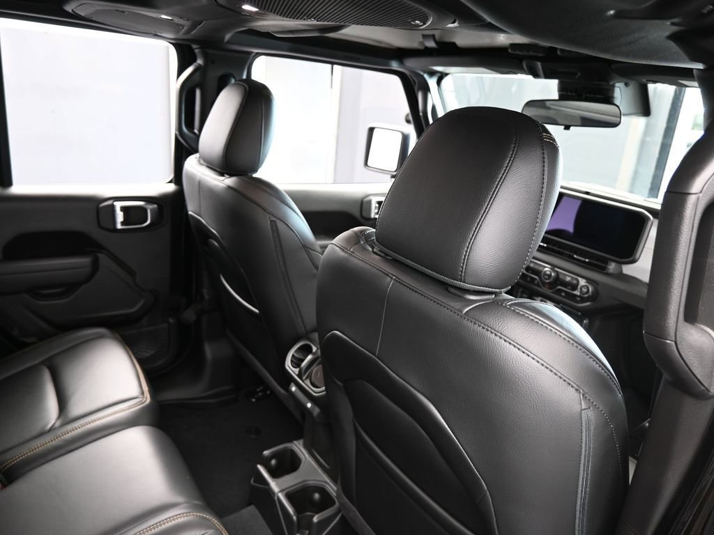 Used 2024 Jeep Gladiator Sport image 42