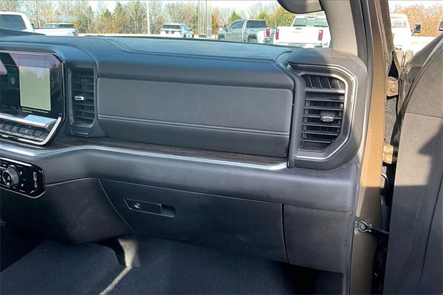 Used 2023 Chevrolet Silverado 1500 LT image 27