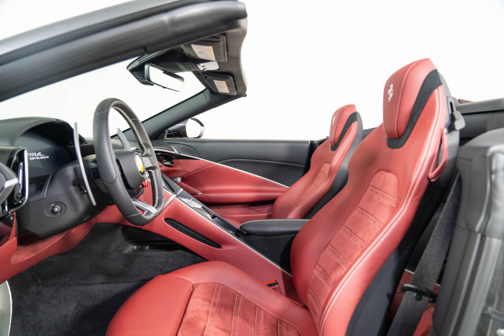Used 2025 Ferrari Roma Spider image 4