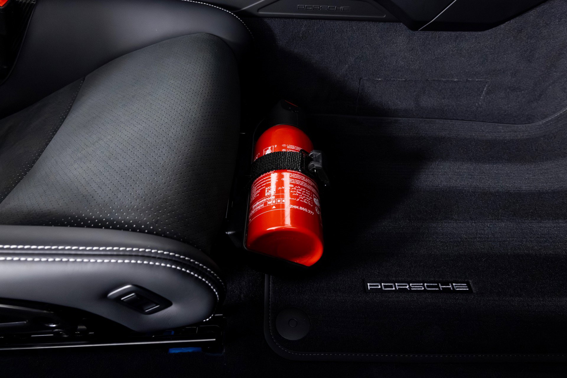 Used 2025 Porsche 911 GT3 RS image 40