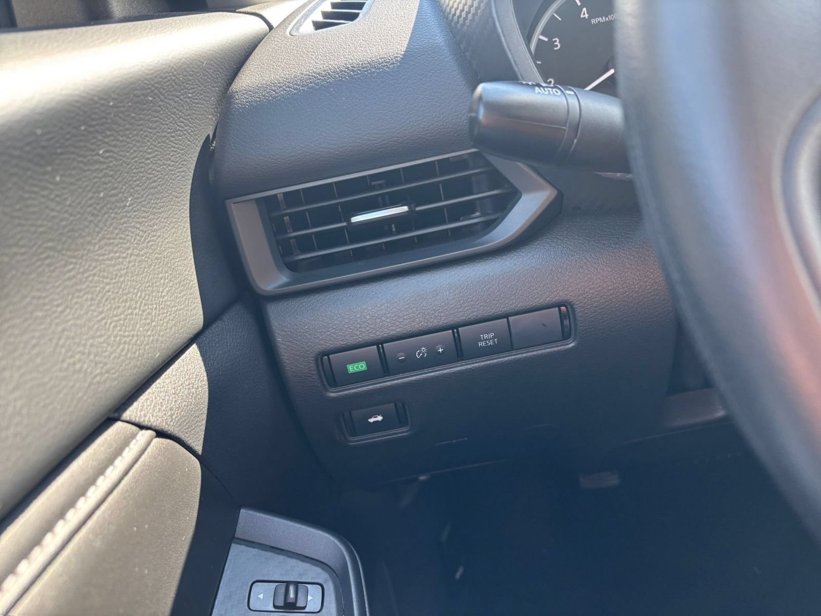 Used 2025 Nissan Sentra S FWD image 31
