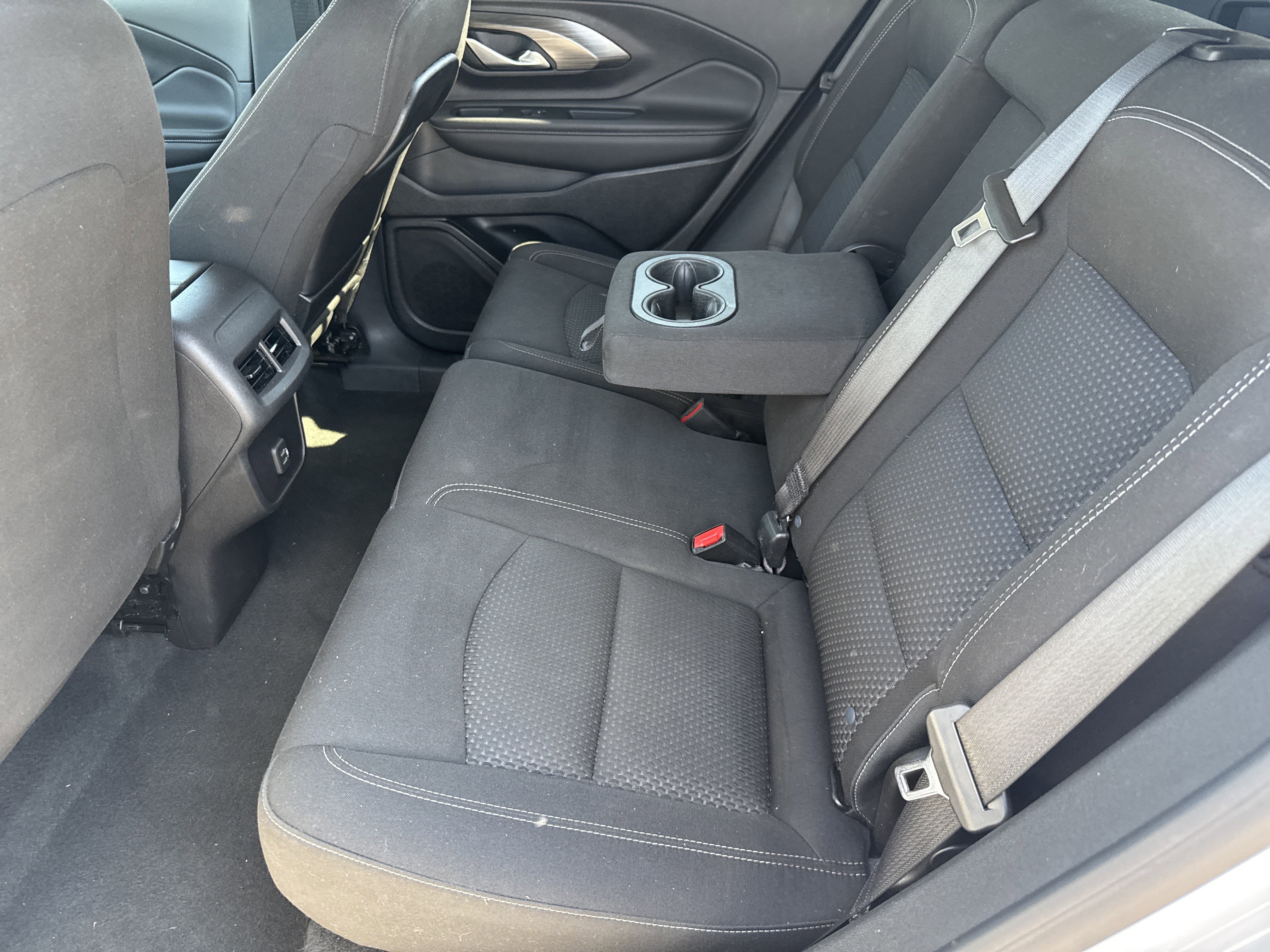 Used 2024 GMC Terrain SLE w/ Driver Convenience Package FWD image 6