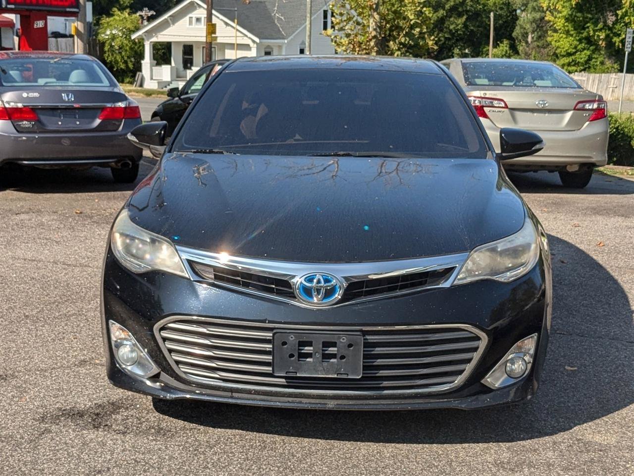 Used 2013 Toyota Avalon XLE Touring FWD image 3
