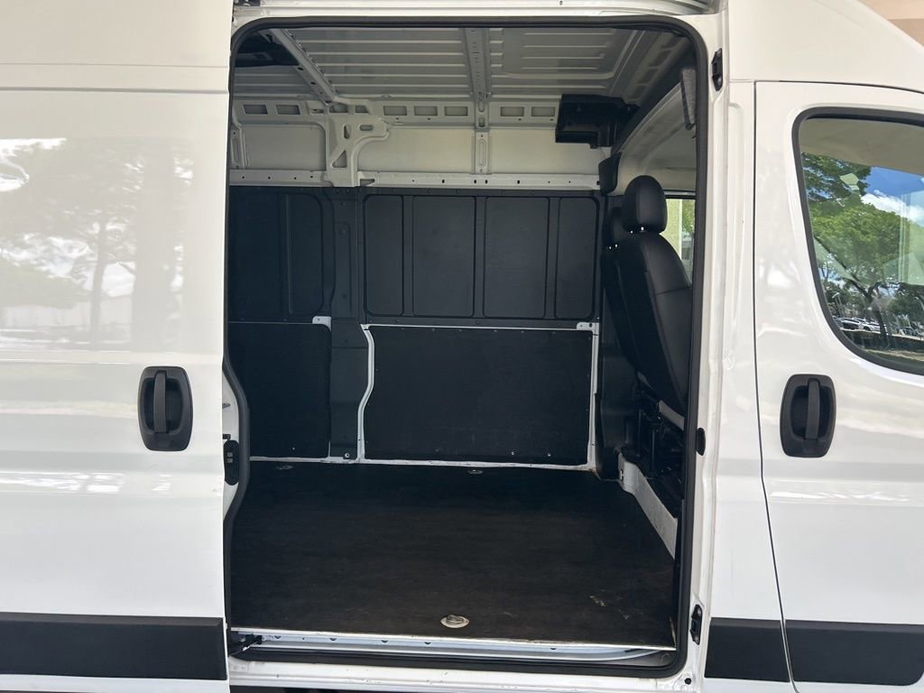 Used 2025 RAM ProMaster 2500 w/ Convenience Group FWD image 25
