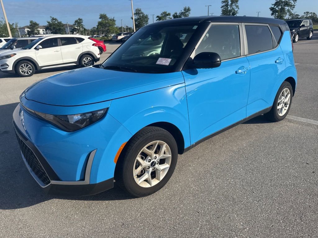 Certified 2024 Kia Soul S image 9