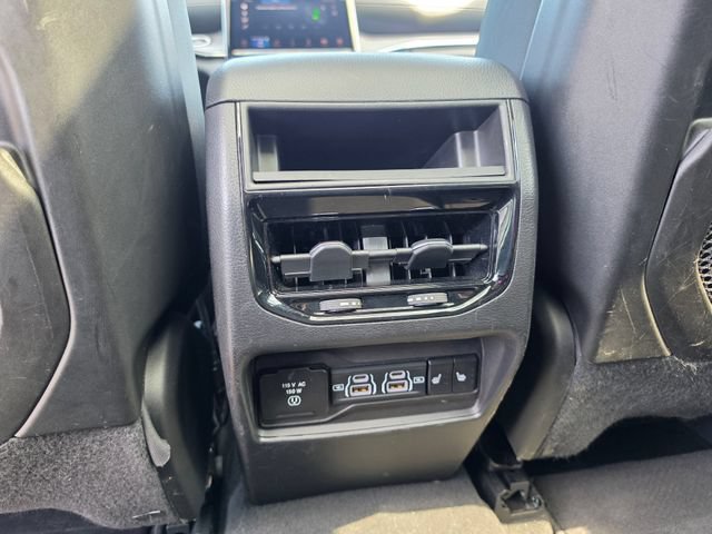 Used 2023 Jeep Grand Cherokee Overland AWD/4WD image 45