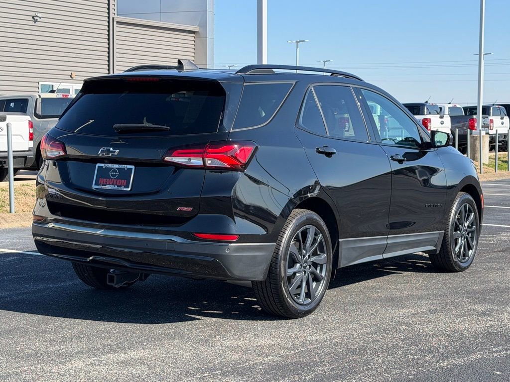 Used 2022 Chevrolet Equinox RS w/ LPO, Floor Liner Package image 5