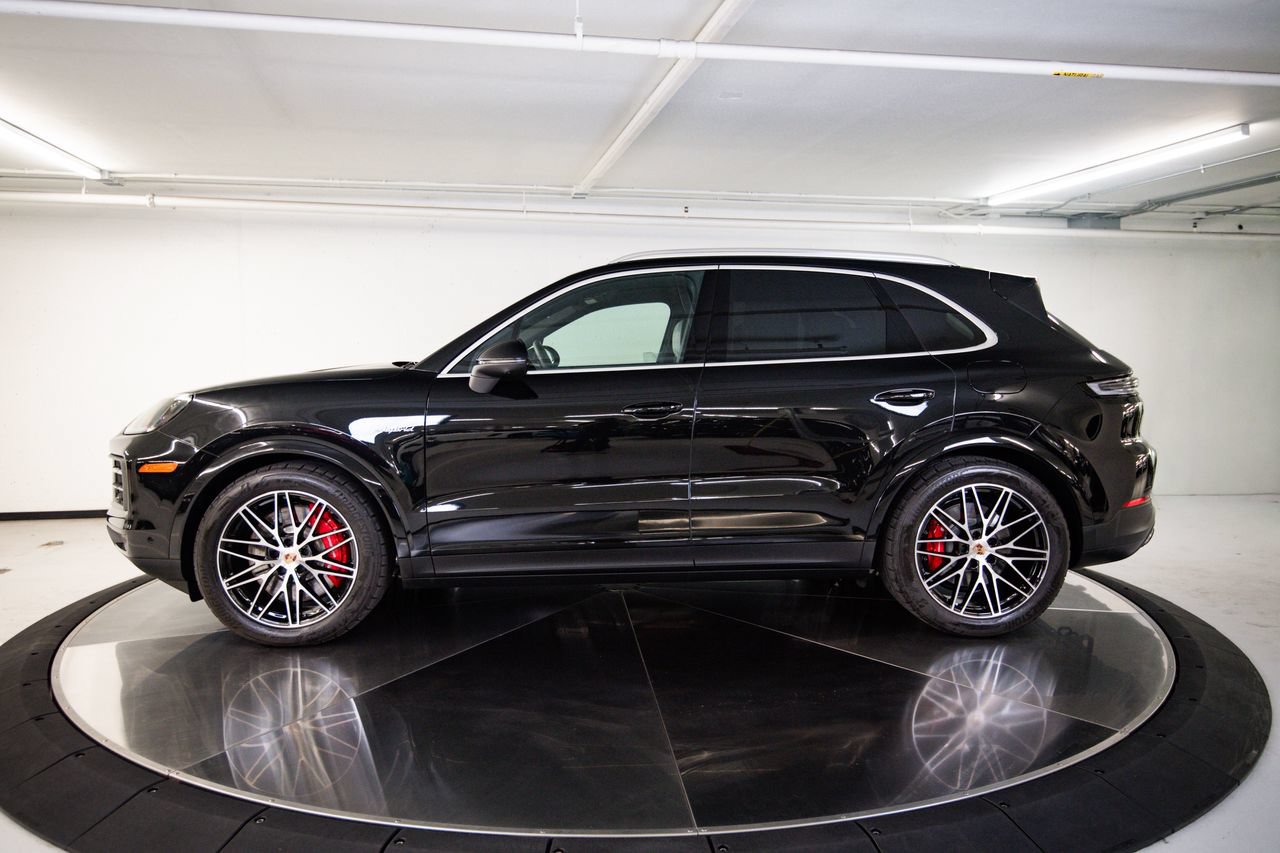 Certified 2026 Porsche Cayenne S AWD/4WD image 2