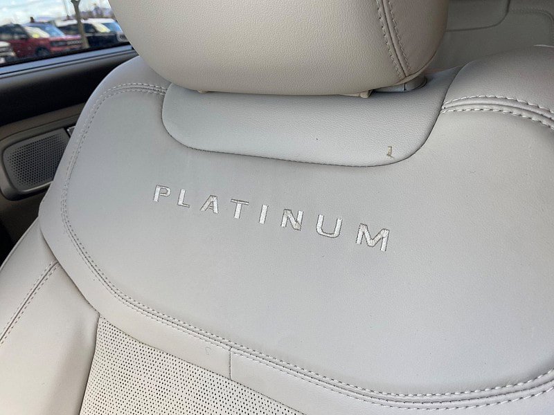 Used 2023 Ford Explorer Platinum w/ Technology Package image 18