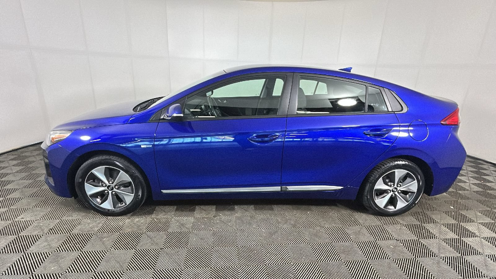 Used 2019 Hyundai Ioniq Electric FWD image 6